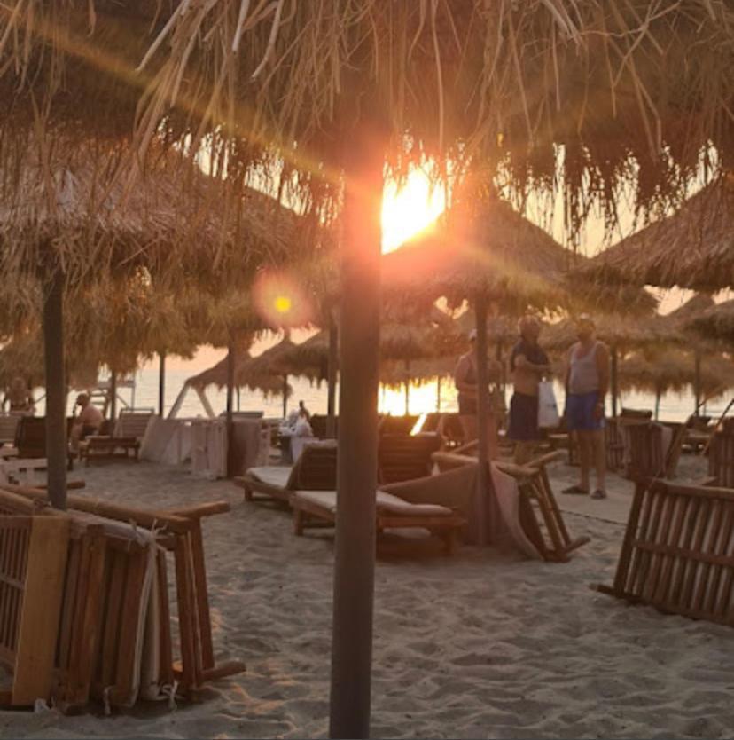 Lovely Studio Apartment Beachfront Дуррес Экстерьер фото